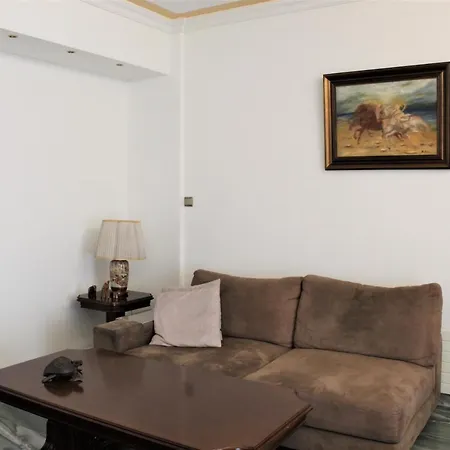 Pal House فولوس